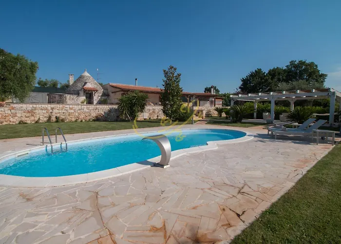 Td Luna Trulli With Large Pool *