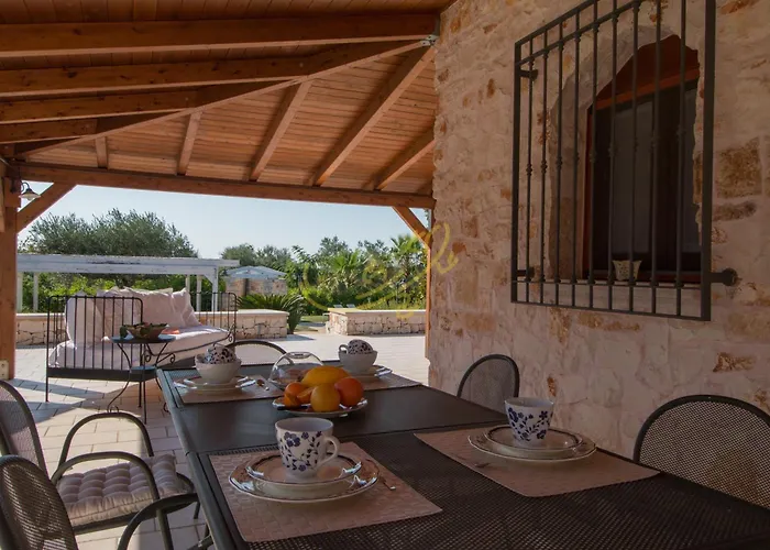 Td Luna Trulli With Large Pool * Castellana Grotte