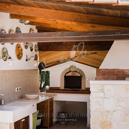 Td Luna Trulli With Large Pool * Castellana Grotte