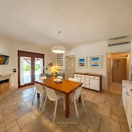 Td Luna Trulli With Large Pool * Кастеллана-Гротте