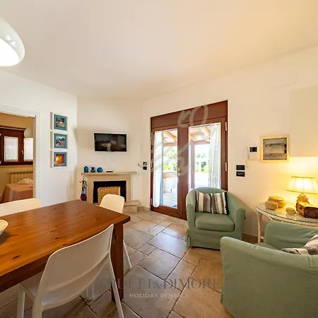 Td Luna Trulli With Large Pool
