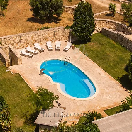 Td Luna Trulli With Large Pool Дом отдыха *